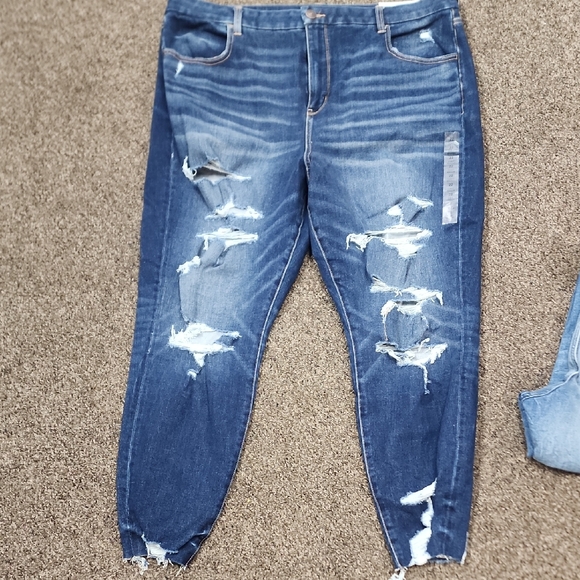 American Eagle NwT Dream Jeans Plus Size Destroyed - Picture 1 of 4
